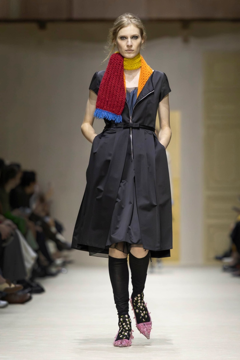 Prada hace un estudio de la mujer y el layering para fw26