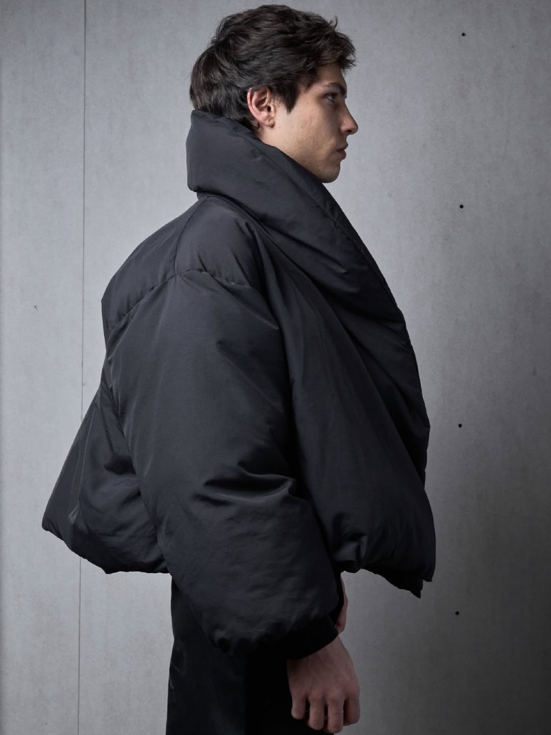 Dame Après Paris eleva su armario con piezas de pasarela