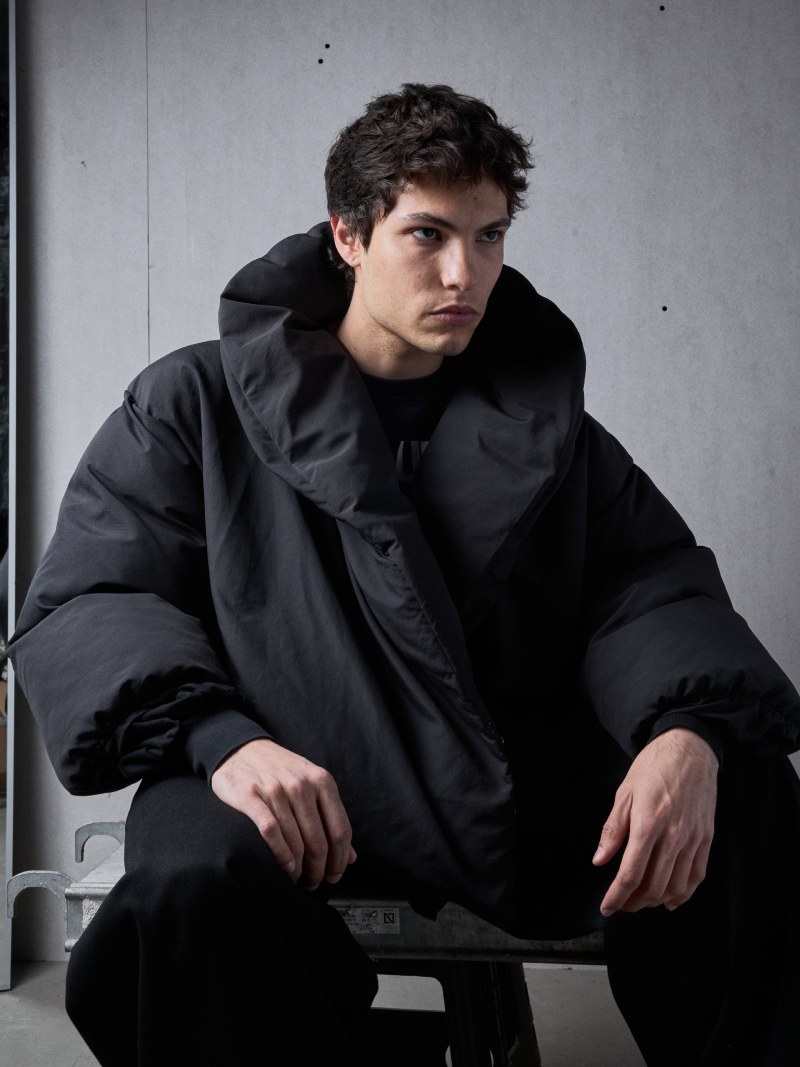 Dame Après Paris eleva su armario con piezas de pasarela