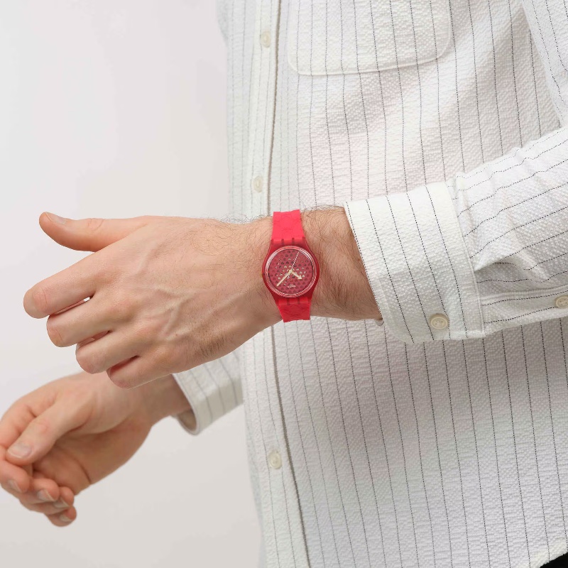 Añade estilo a tu te quiero con los relojes de Swatch