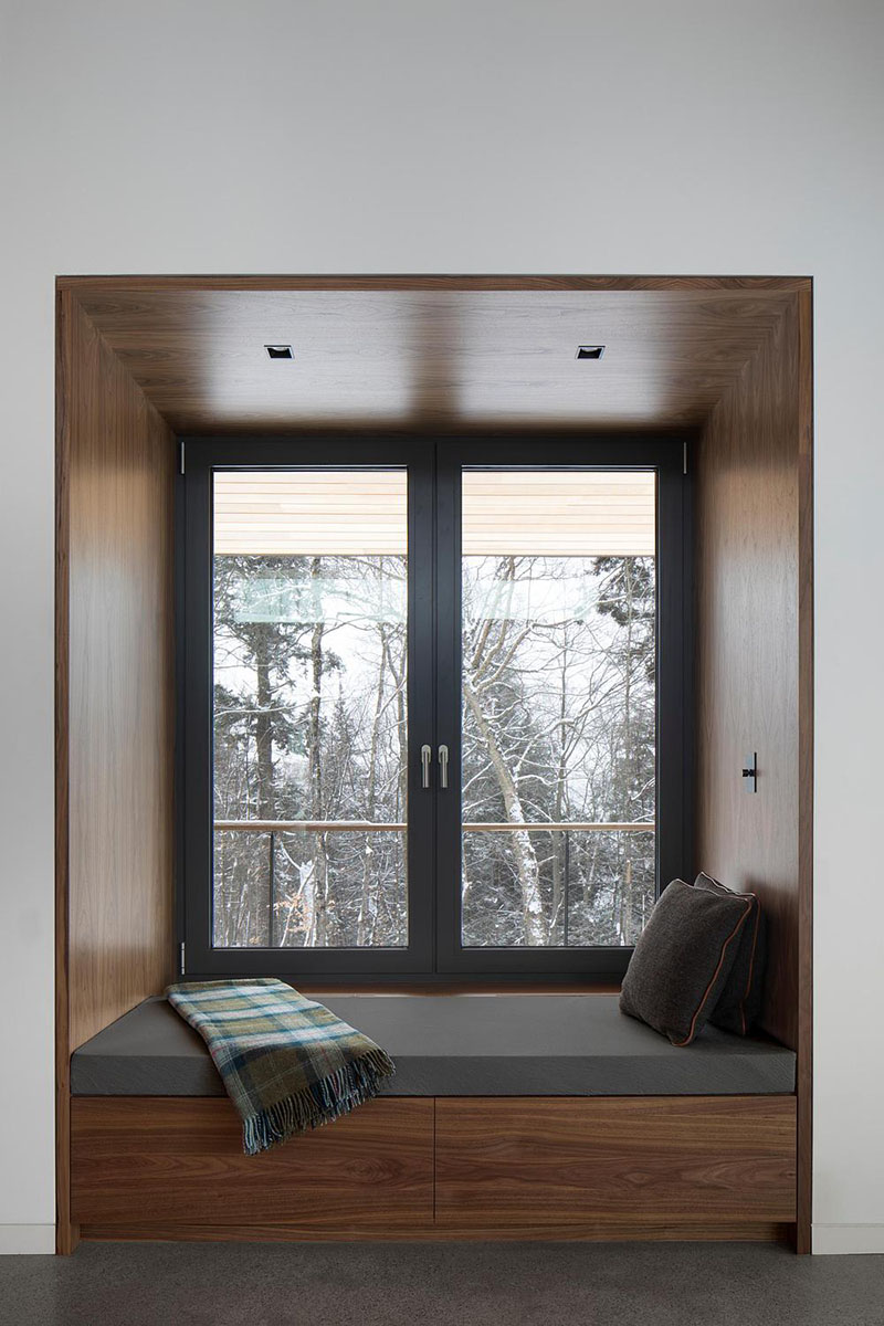 RobitailleCurtis firma una casa abierta al bosque de Quebec