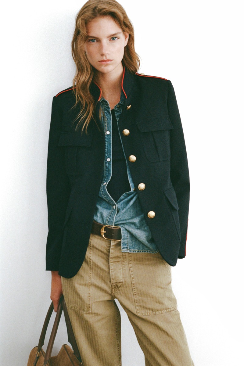 Nili Lotan SS26: el cambio del uniforme a tonos apagados