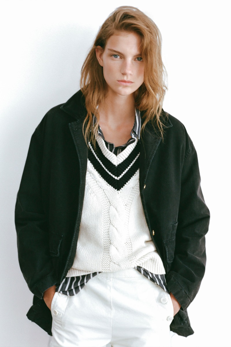 Nili Lotan SS26: el cambio del uniforme a tonos apagados