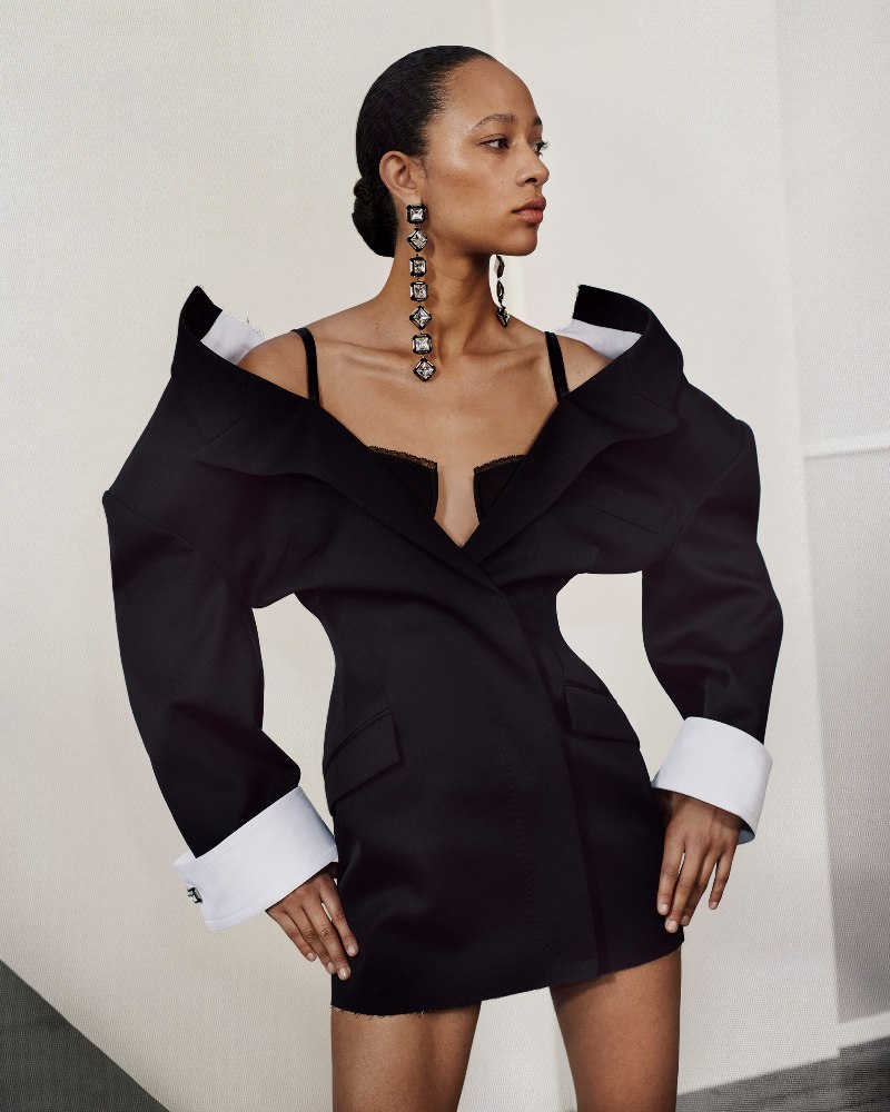 Annie Leibovitz posa para Givenchy de Sarah Burton