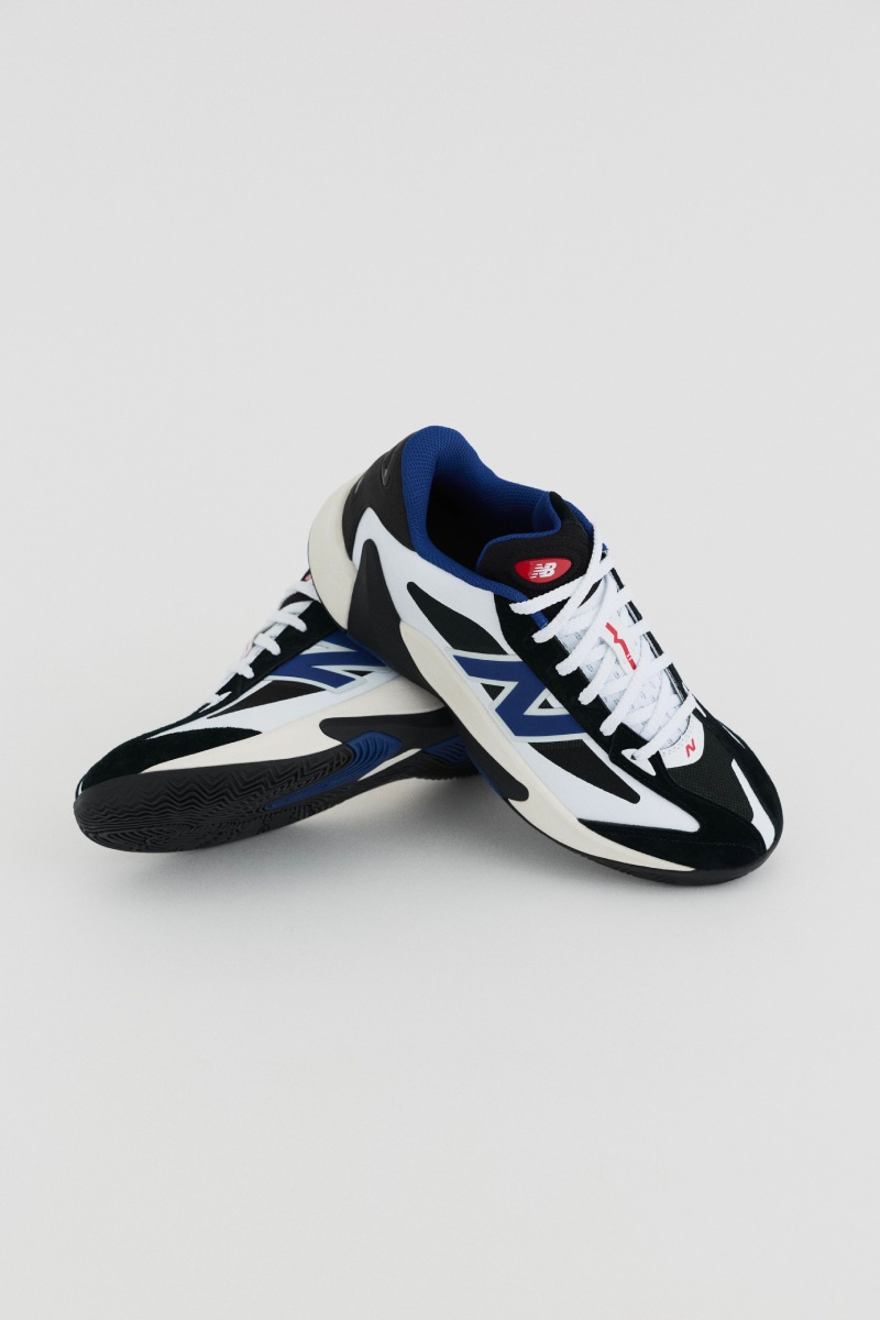 New Balance vuelve a las canchas con un look de nostalgia