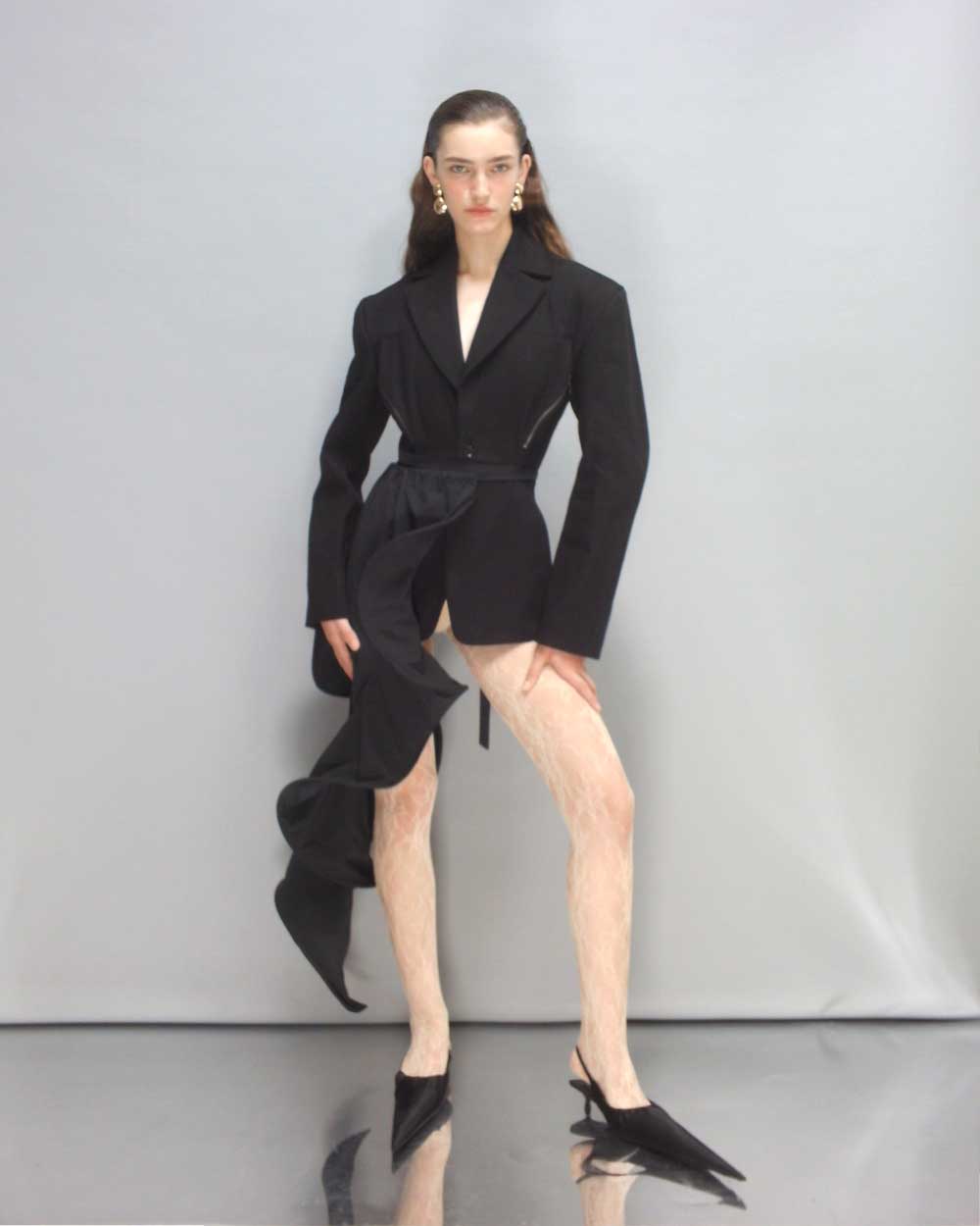 Theo SS26: El surrealismo de Theo Dekan y su adiós al ego