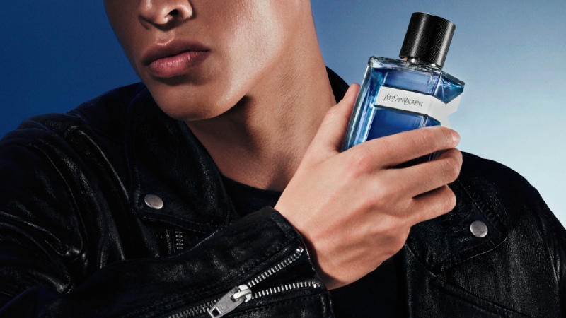 YSL actualiza su icónico Y con una versión helada