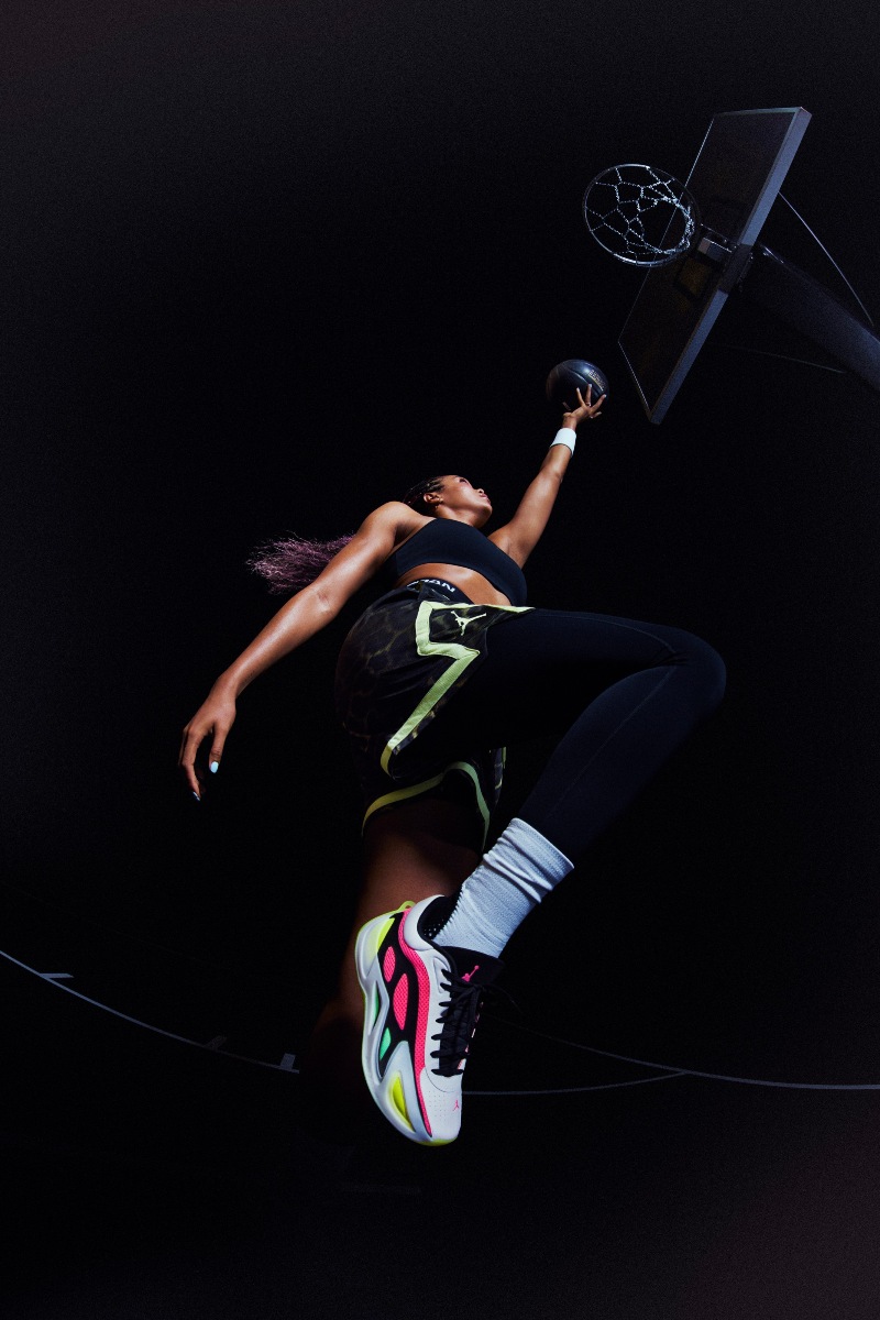 Nike aumenta la fuerza y agilidad femenina en la cancha