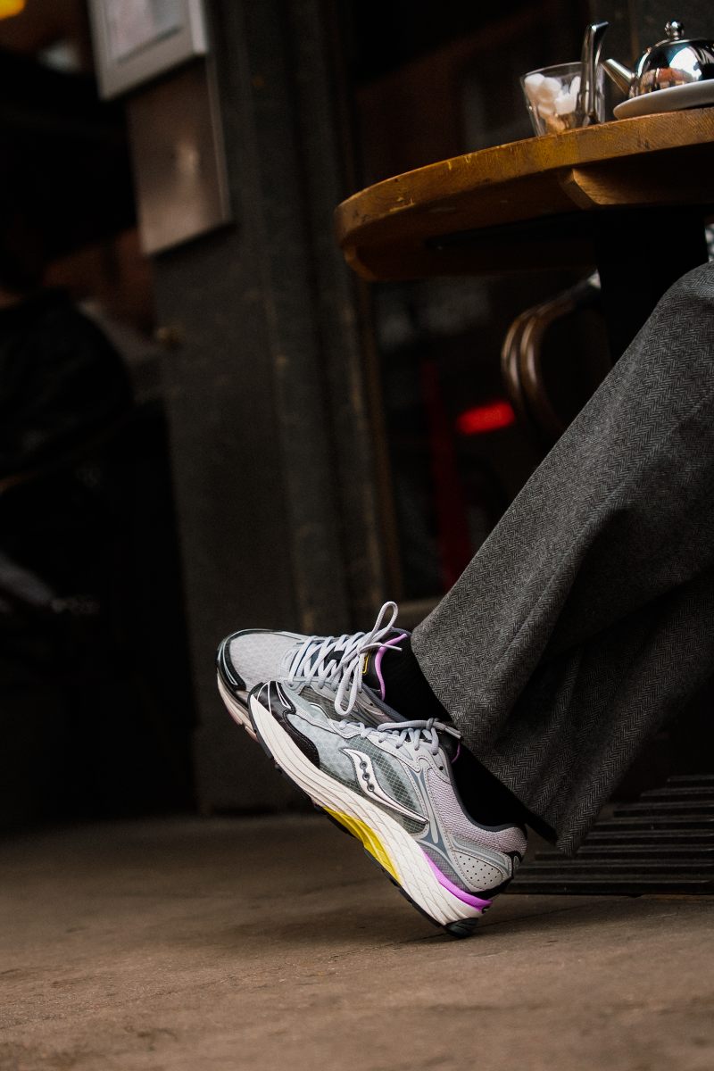 Saucony, guiándose en el off day, crea una zapatilla unisex