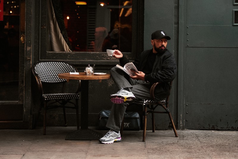 Saucony, guiándose en el off day, crea una zapatilla unisex