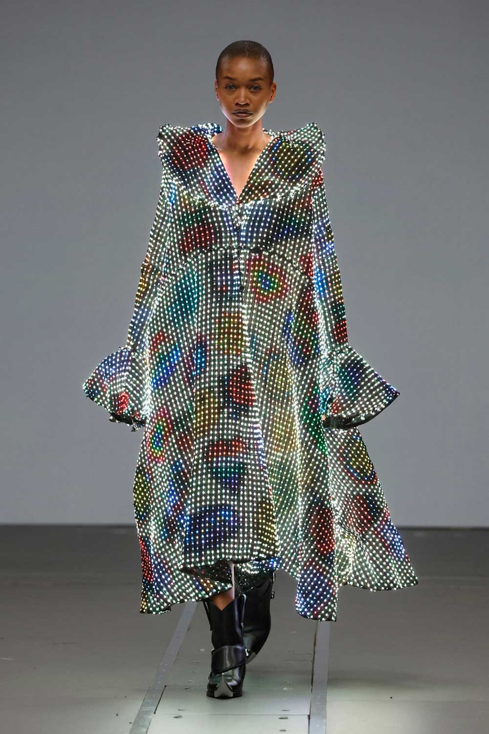 Anrealage FW26: El arte de desaparecer en París