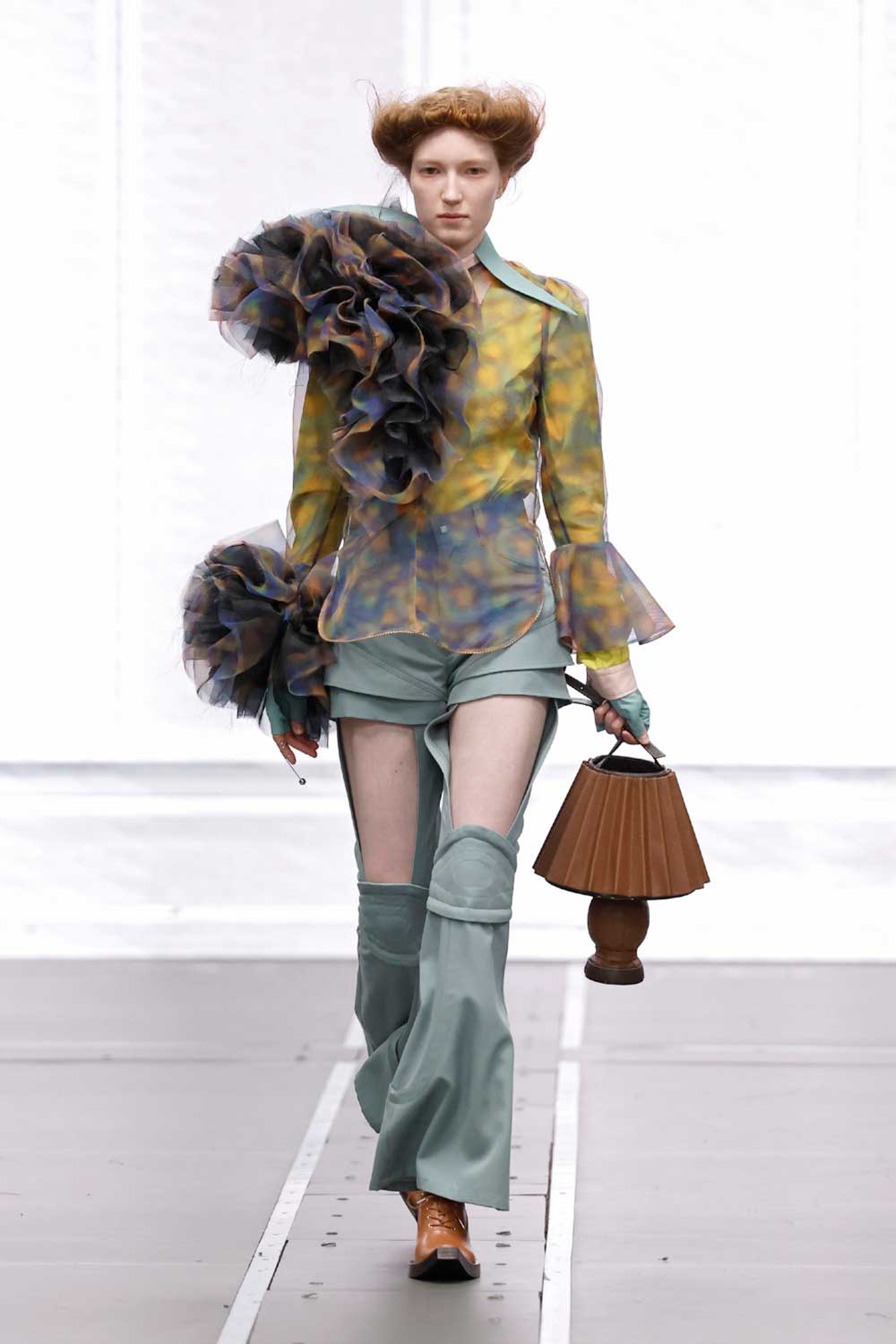 Anrealage FW26: El arte de desaparecer en París