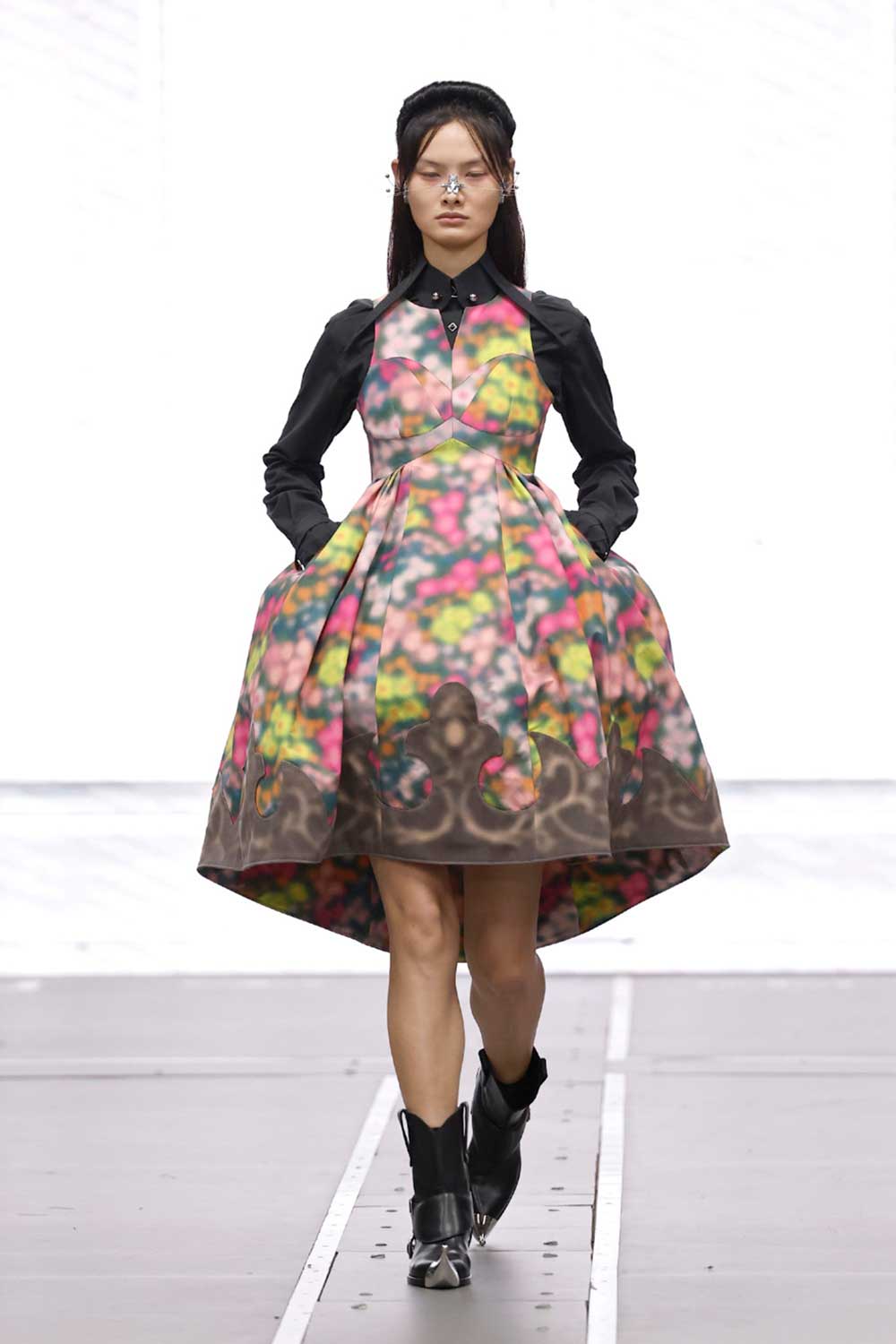 Anrealage FW26: El arte de desaparecer en París