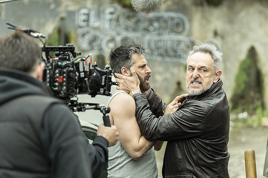 Cada Día Nace un Listo: humor negro sobre dinero y poder