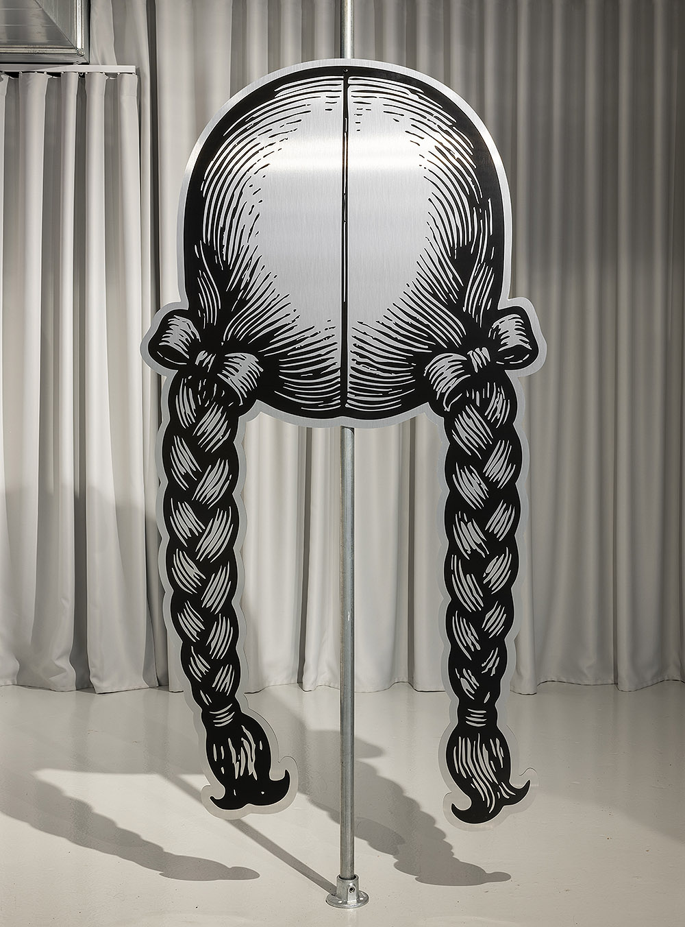 If It Walks Like a Duck... Eli Cortiñas reimagina a Dorothy