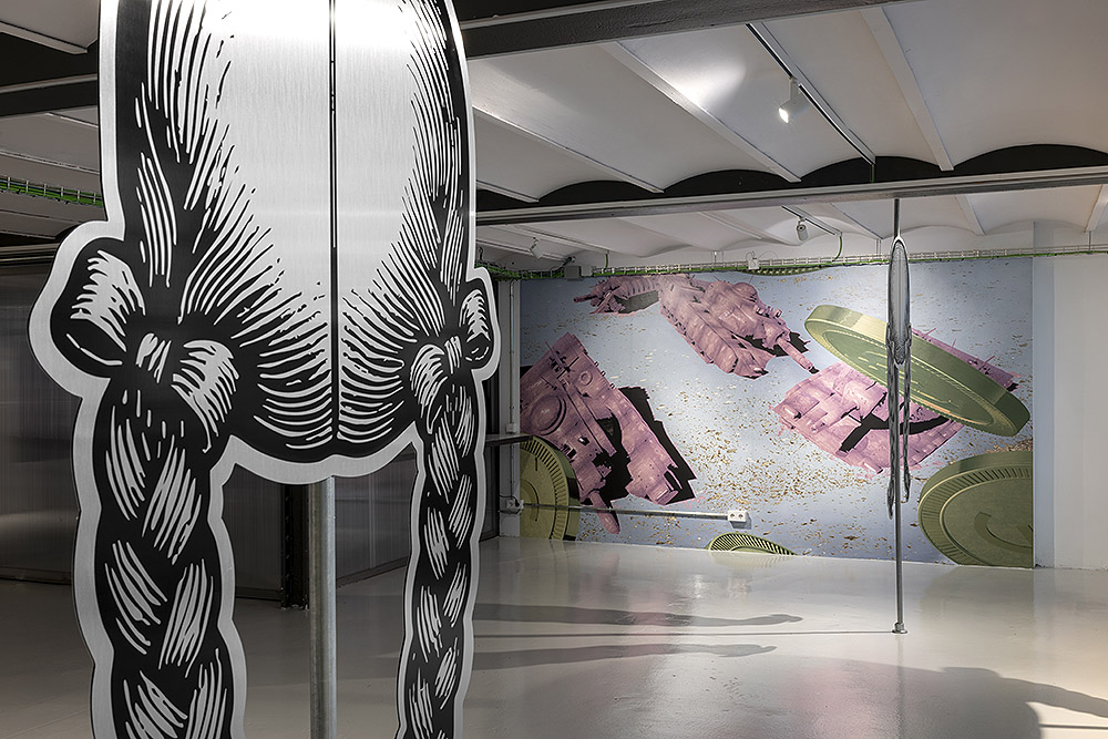 If It Walks Like a Duck... Eli Cortiñas reimagina a Dorothy