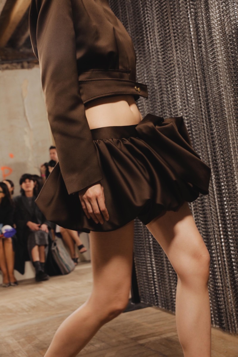 JC Pajares celebra sus diez años con la flor que emerge