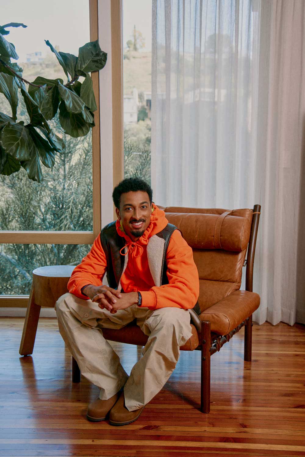 Travis Bennett y UGG: El match definitivo del lujo relax