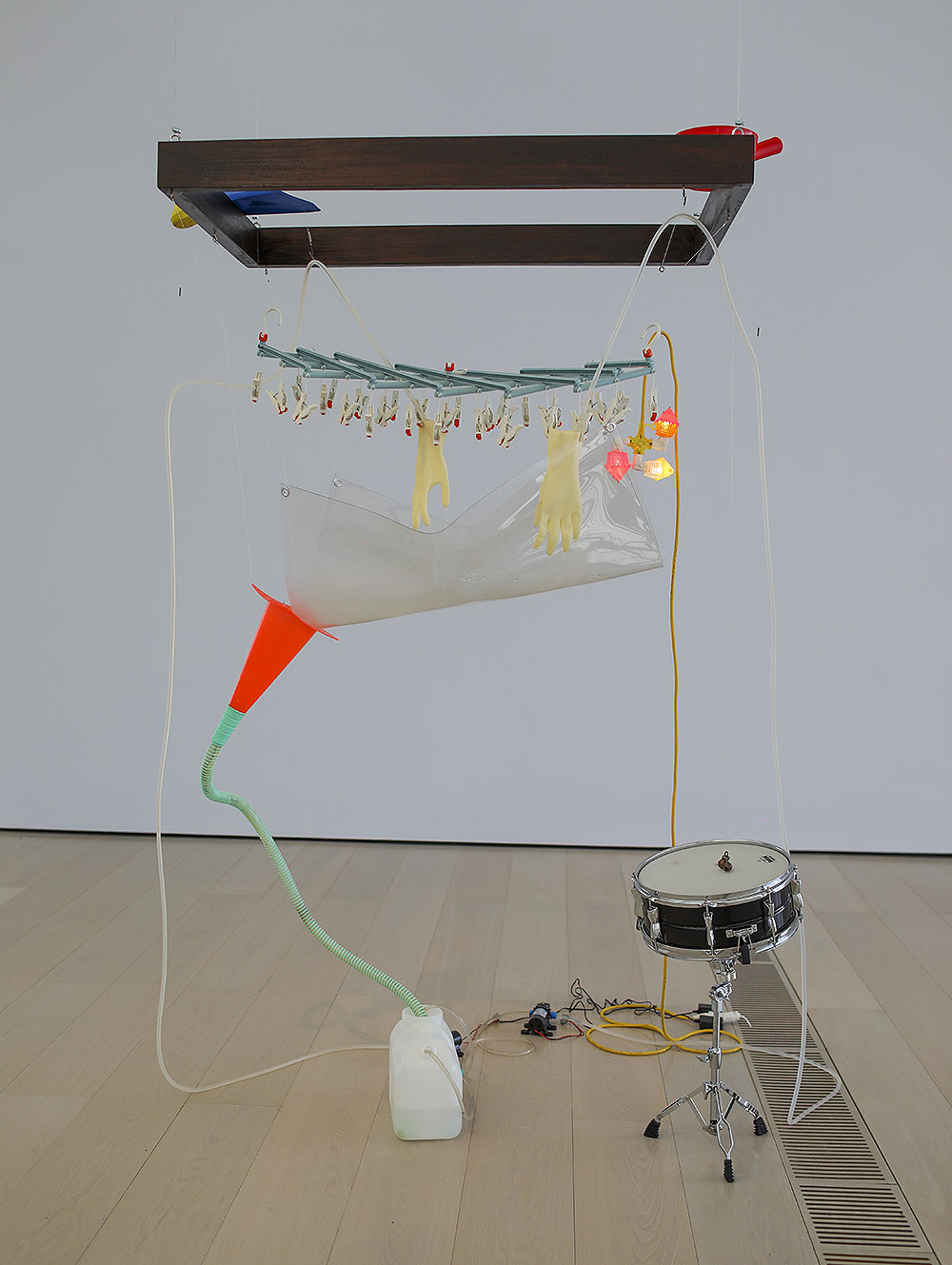 Yuko Mohri inaugura Entrelazamientos en el Centro Botín