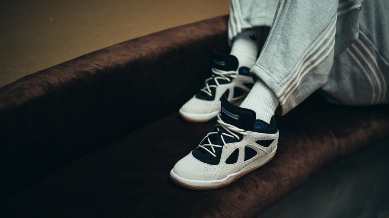 Bad Bunny expande su colabo con adidas con sneakers y ropa