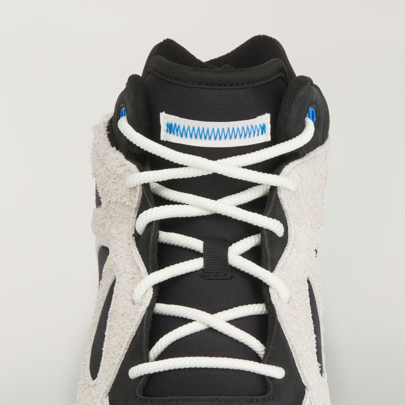 Bad Bunny expande su colabo con adidas con sneakers y ropa