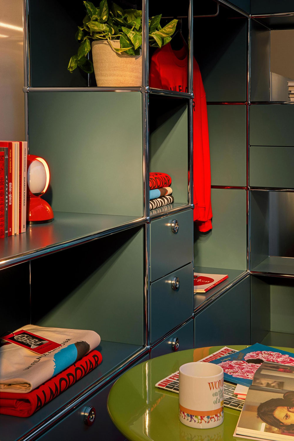 El nuevo objeto de deseo de Pedro Almodóvar está en Zara