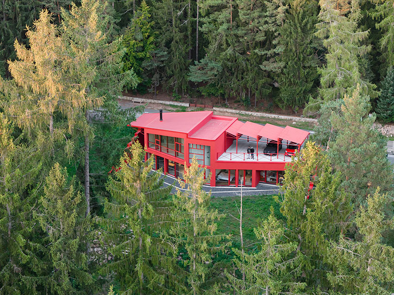 Architektura crea Jevany Villa, casa en medio del bosque