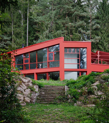 Architektura crea Jevany Villa, casa en medio del bosque