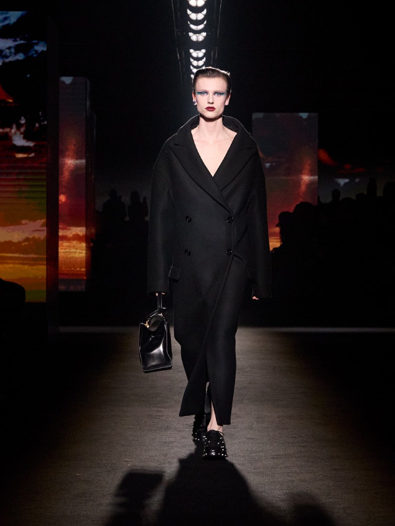 El claroscuro a través de los códigos Balenciaga para fw26