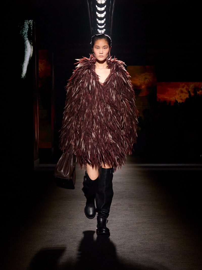 El claroscuro a través de los códigos Balenciaga para fw26