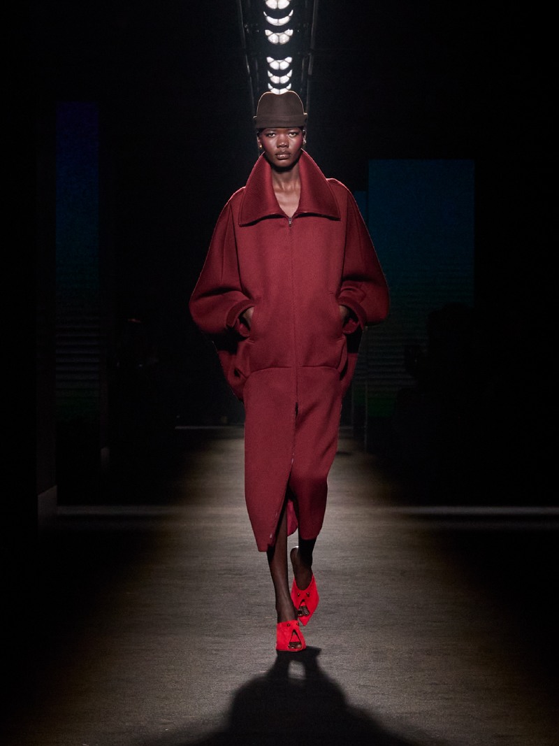 El claroscuro a través de los códigos Balenciaga para fw26