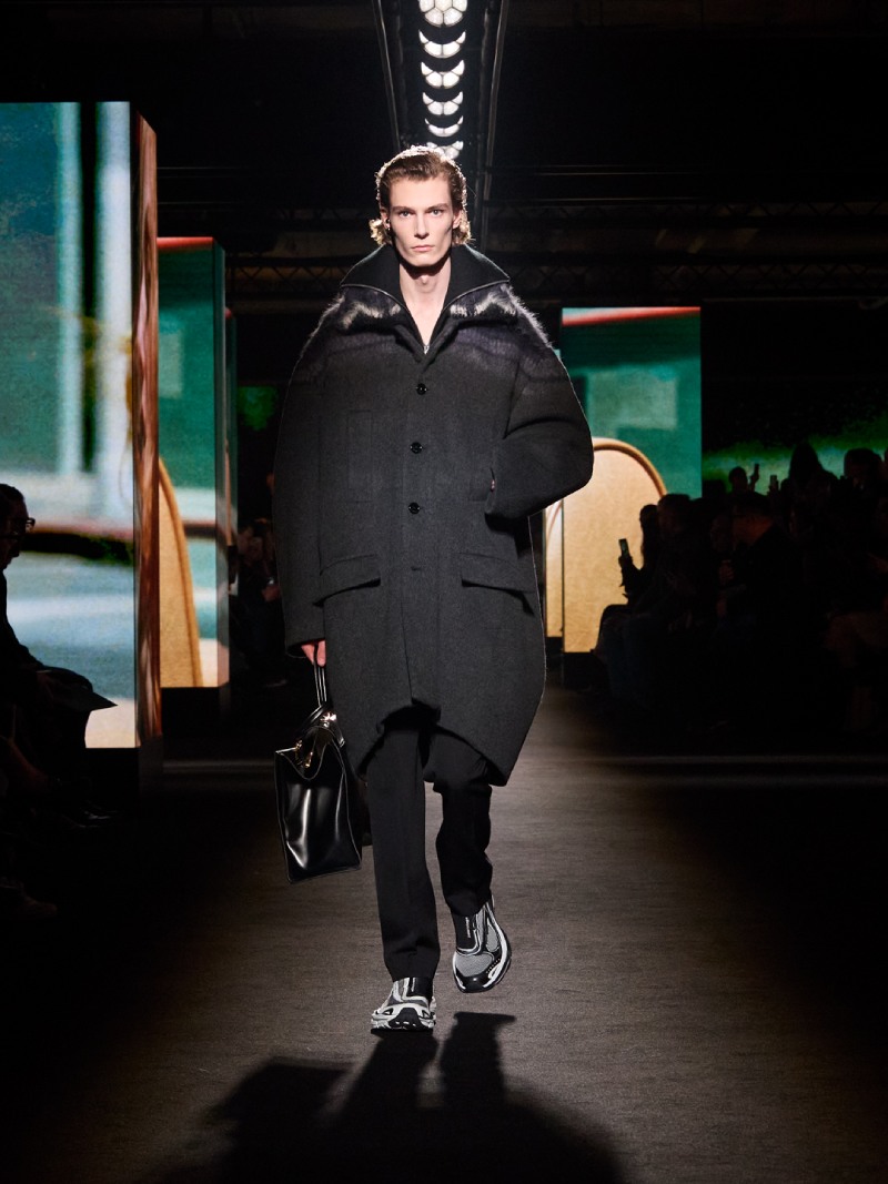 El claroscuro a través de los códigos Balenciaga para fw26