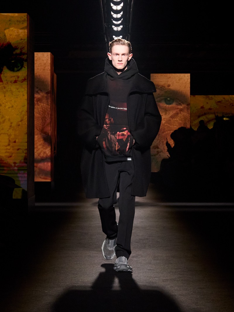 El claroscuro a través de los códigos Balenciaga para fw26