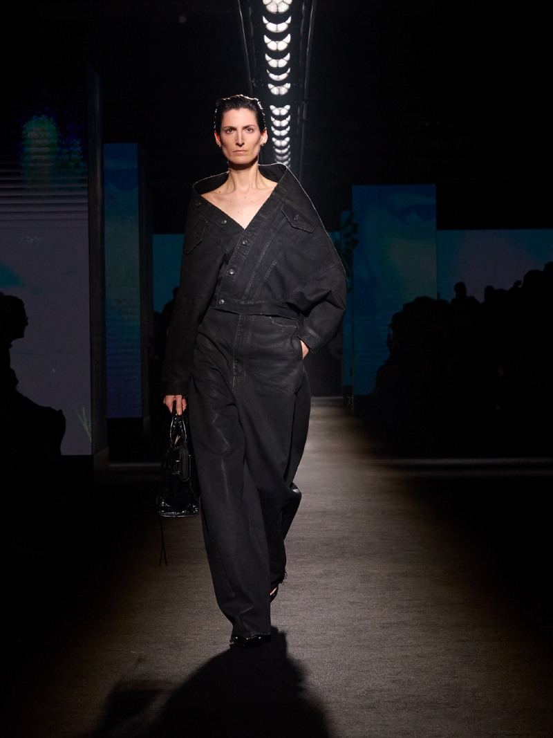 El claroscuro a través de los códigos Balenciaga para fw26