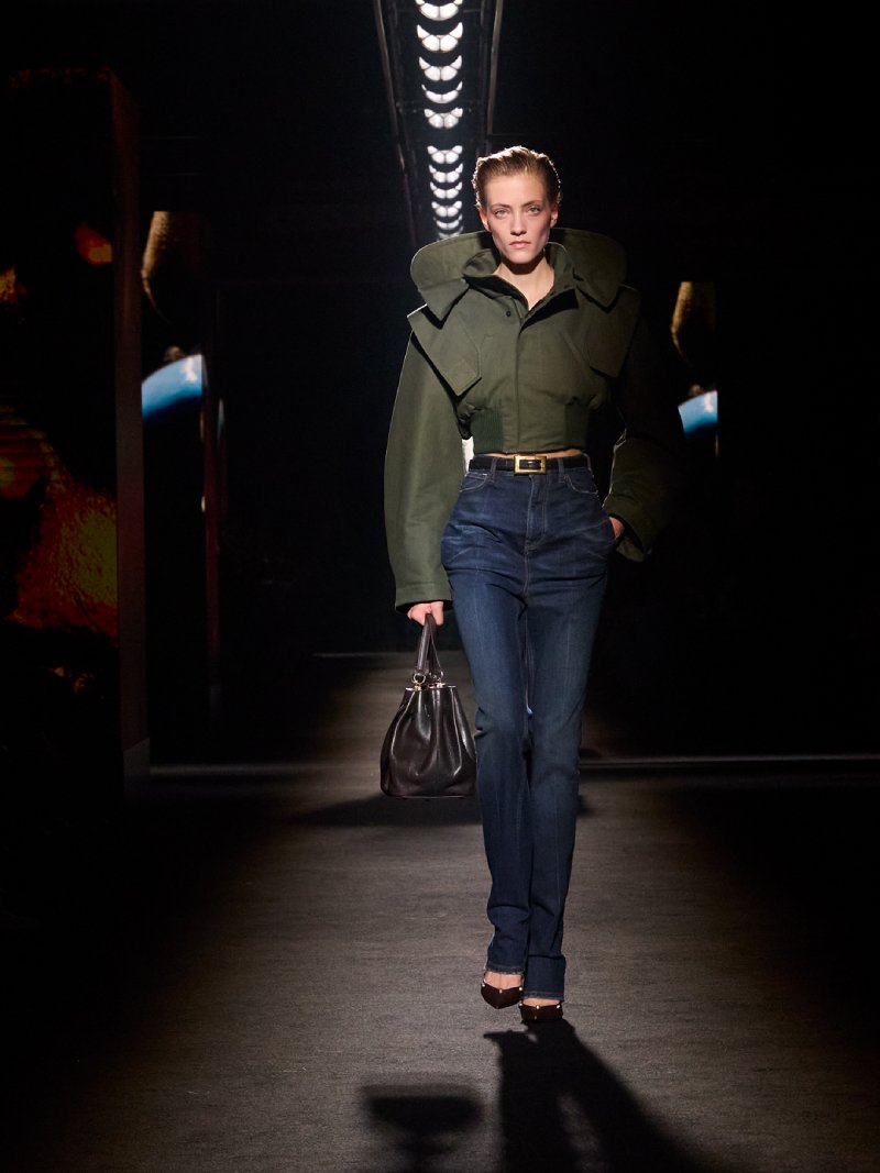 El claroscuro a través de los códigos Balenciaga para fw26