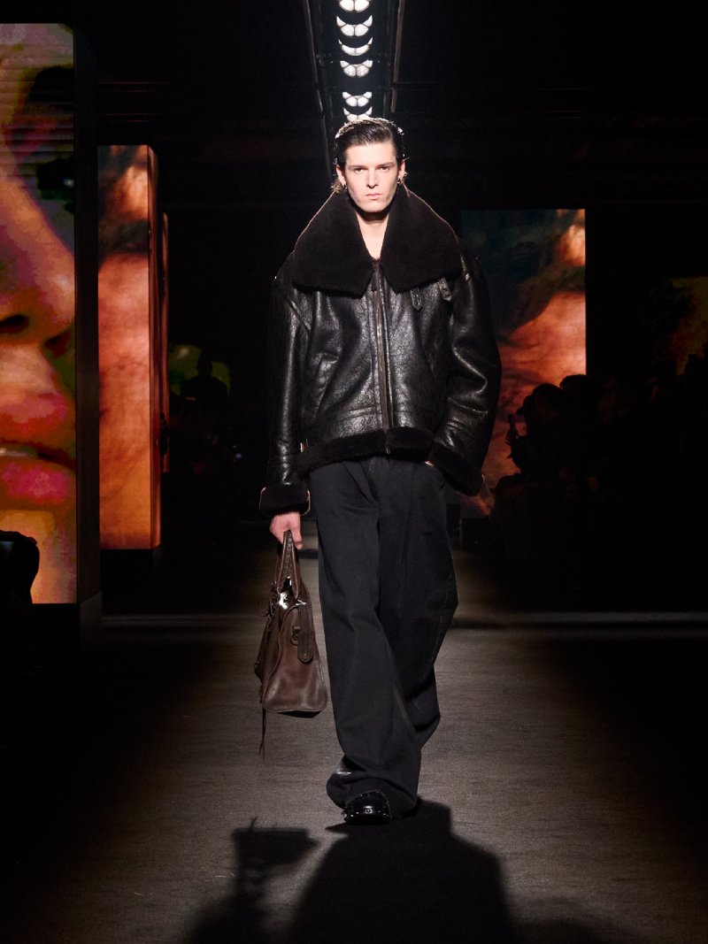 El claroscuro a través de los códigos Balenciaga para fw26