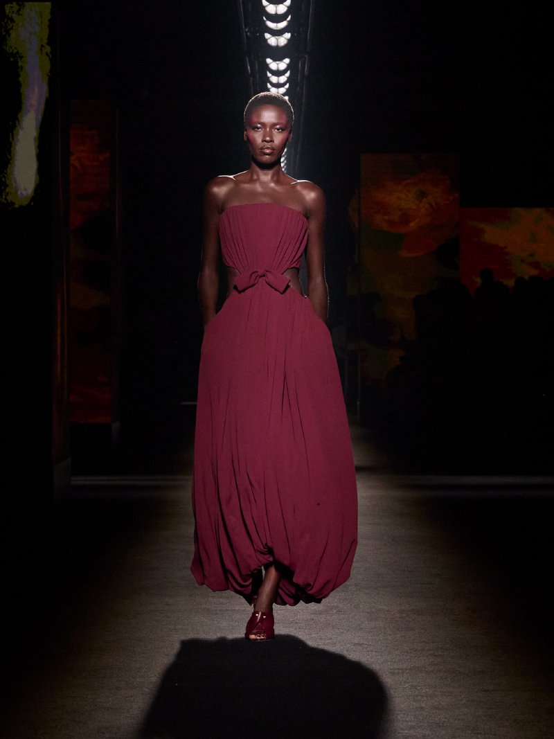 El claroscuro a través de los códigos Balenciaga para fw26