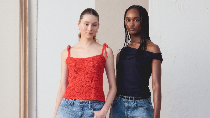 Levi's, con su clásico denim, reinventa el bolso mini