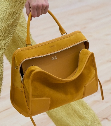 Amazona 180, el bolso de Loewe que mantiene sus raíces