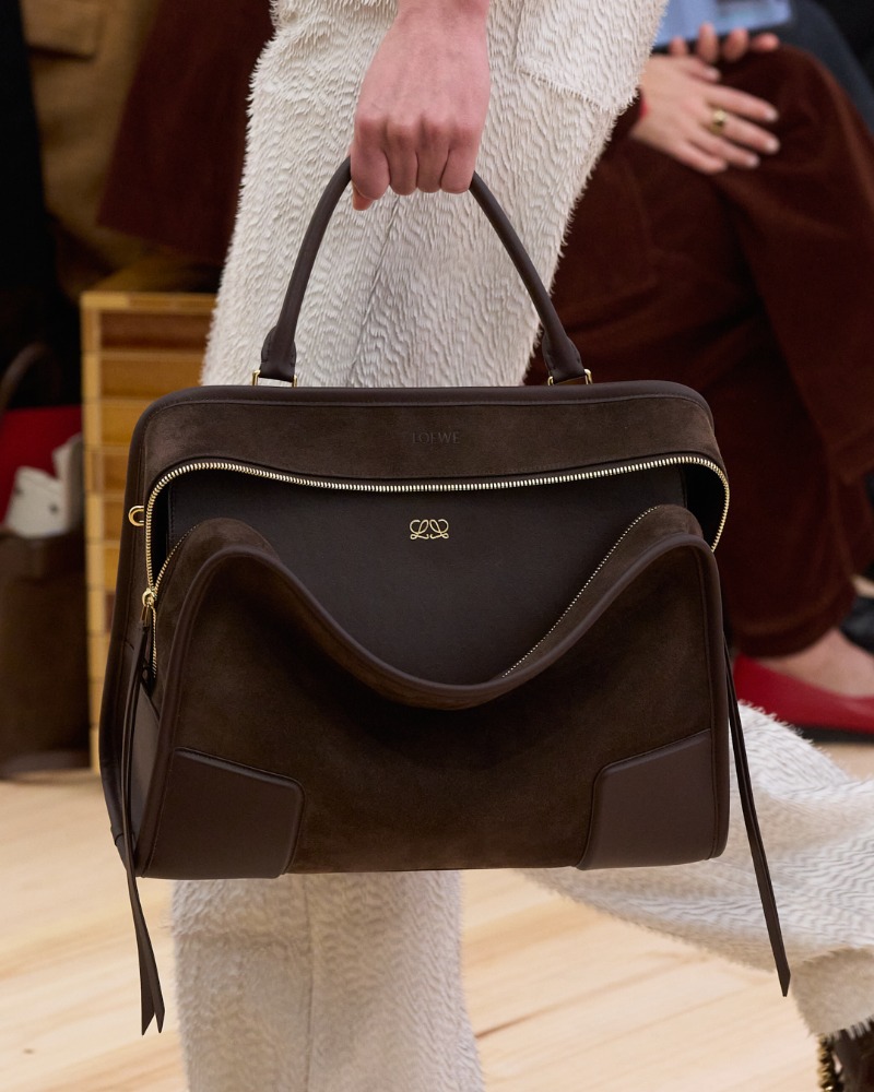 Amazona 180, el bolso de Loewe que mantiene sus raíces