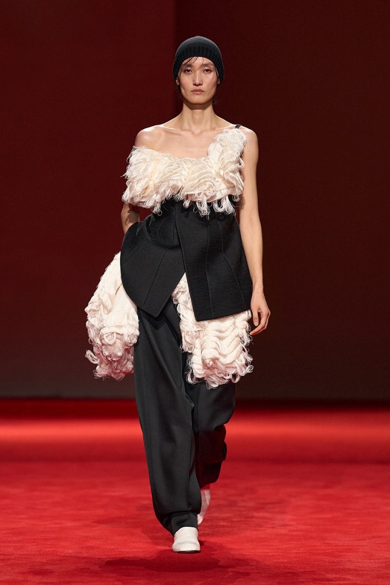 Bottega Veneta nos trae brutalismo y sensualidad para fw26