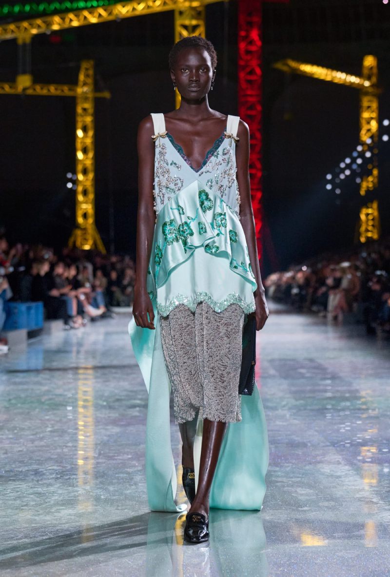 Matthieu Blazy estudia la transformación de Chanel en fw26