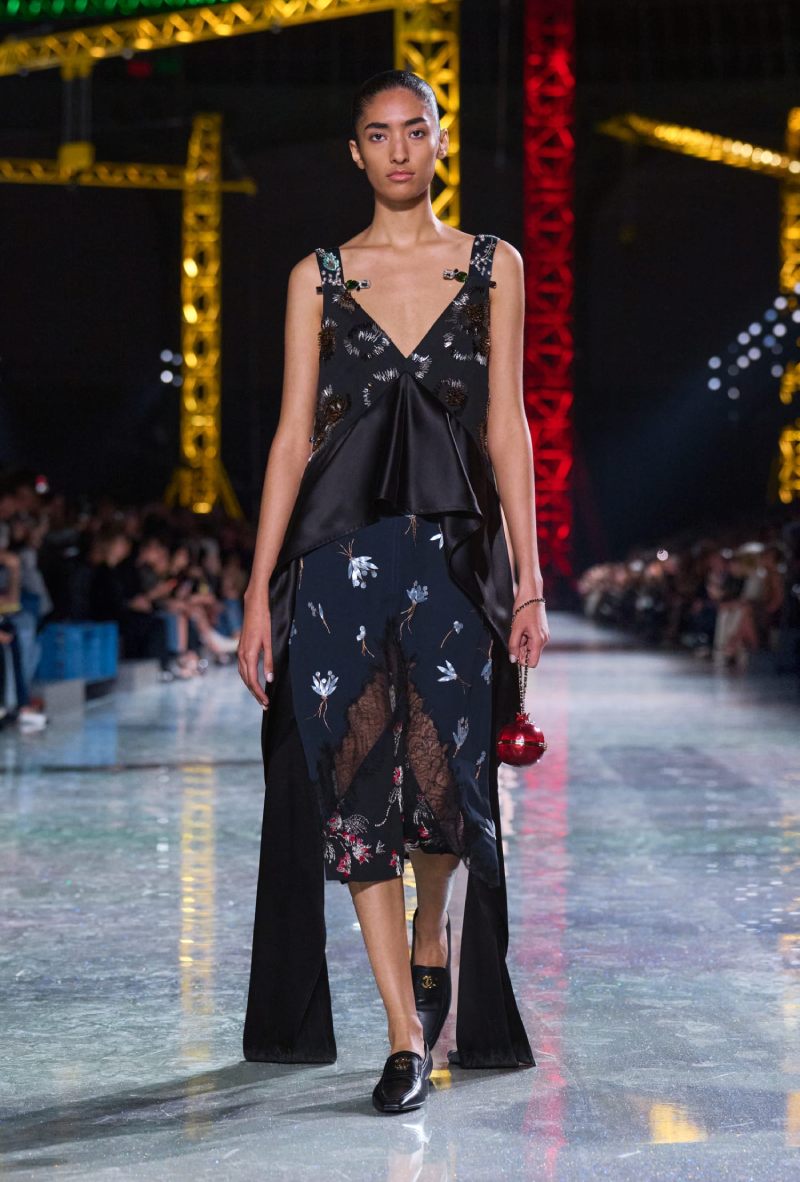 Matthieu Blazy estudia la transformación de Chanel en fw26