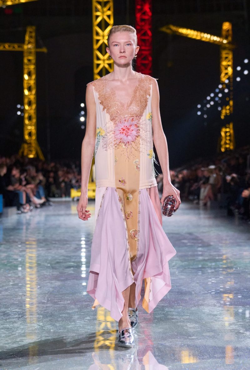 Matthieu Blazy estudia la transformación de Chanel en fw26