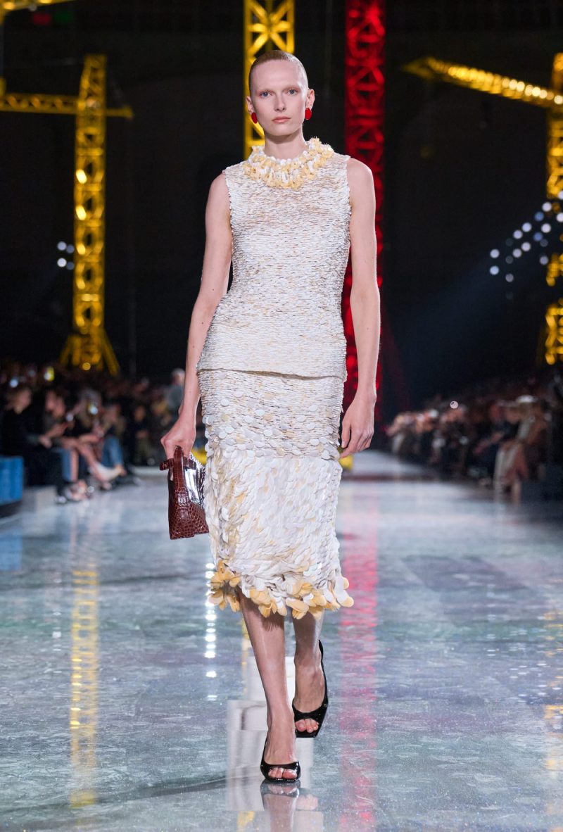 Matthieu Blazy estudia la transformación de Chanel en fw26