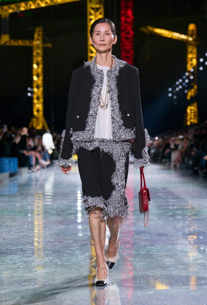 Matthieu Blazy estudia la transformación de Chanel en fw26