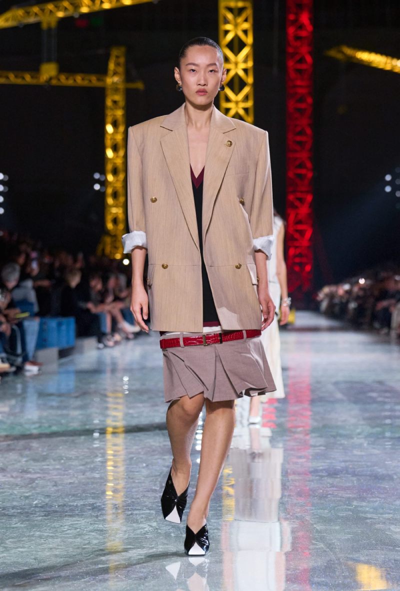 Matthieu Blazy estudia la transformación de Chanel en fw26