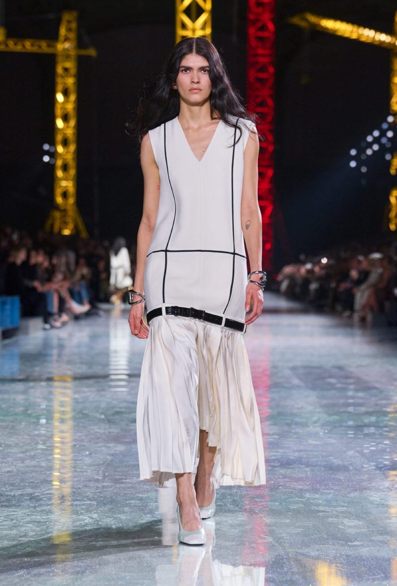 Matthieu Blazy estudia la transformación de Chanel en fw26