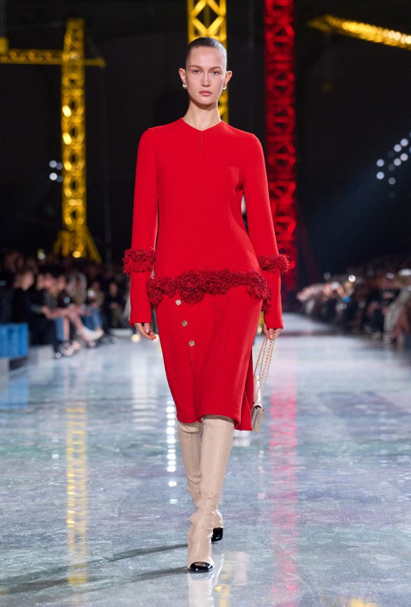 Matthieu Blazy estudia la transformación de Chanel en fw26