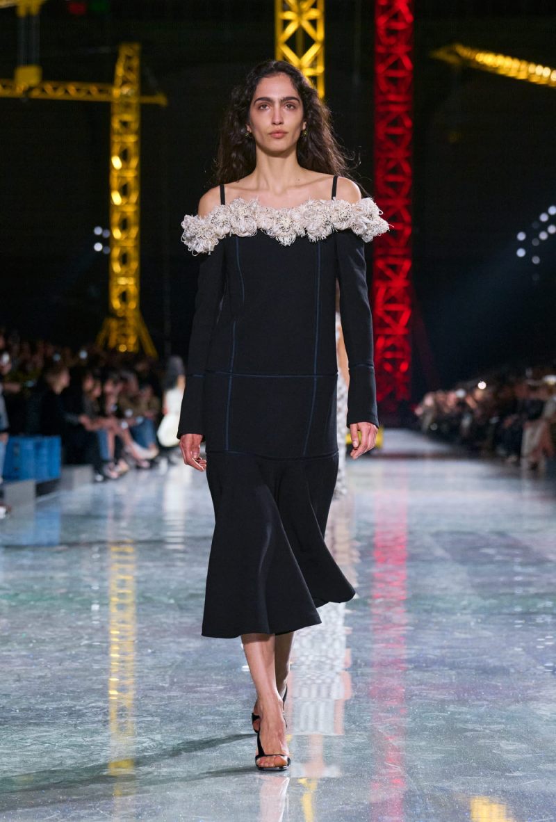 Matthieu Blazy estudia la transformación de Chanel en fw26